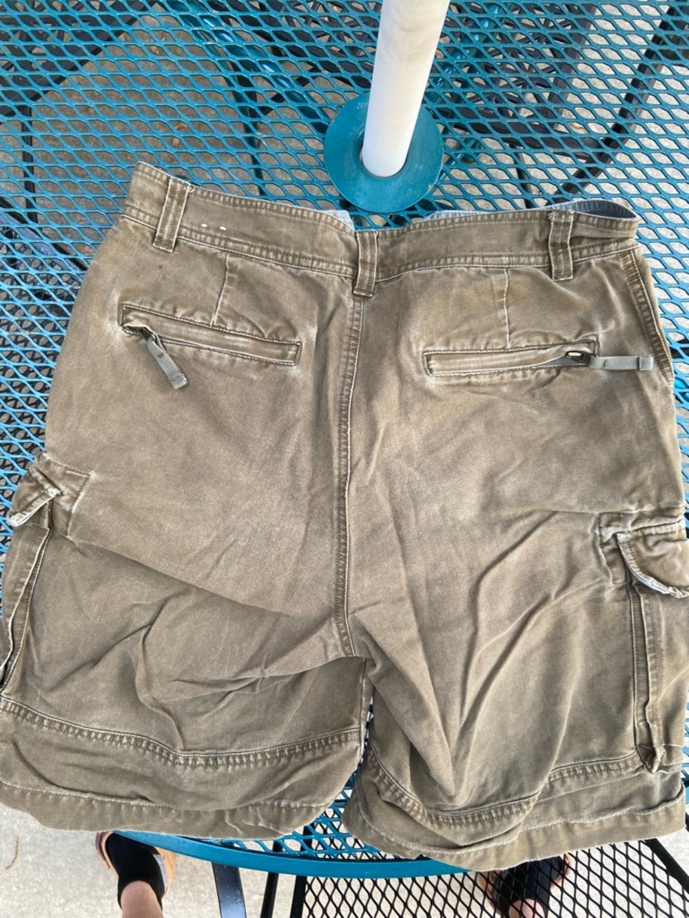 American Eagle Outfitters Green Cargo Shorts - Picture 5 of 5